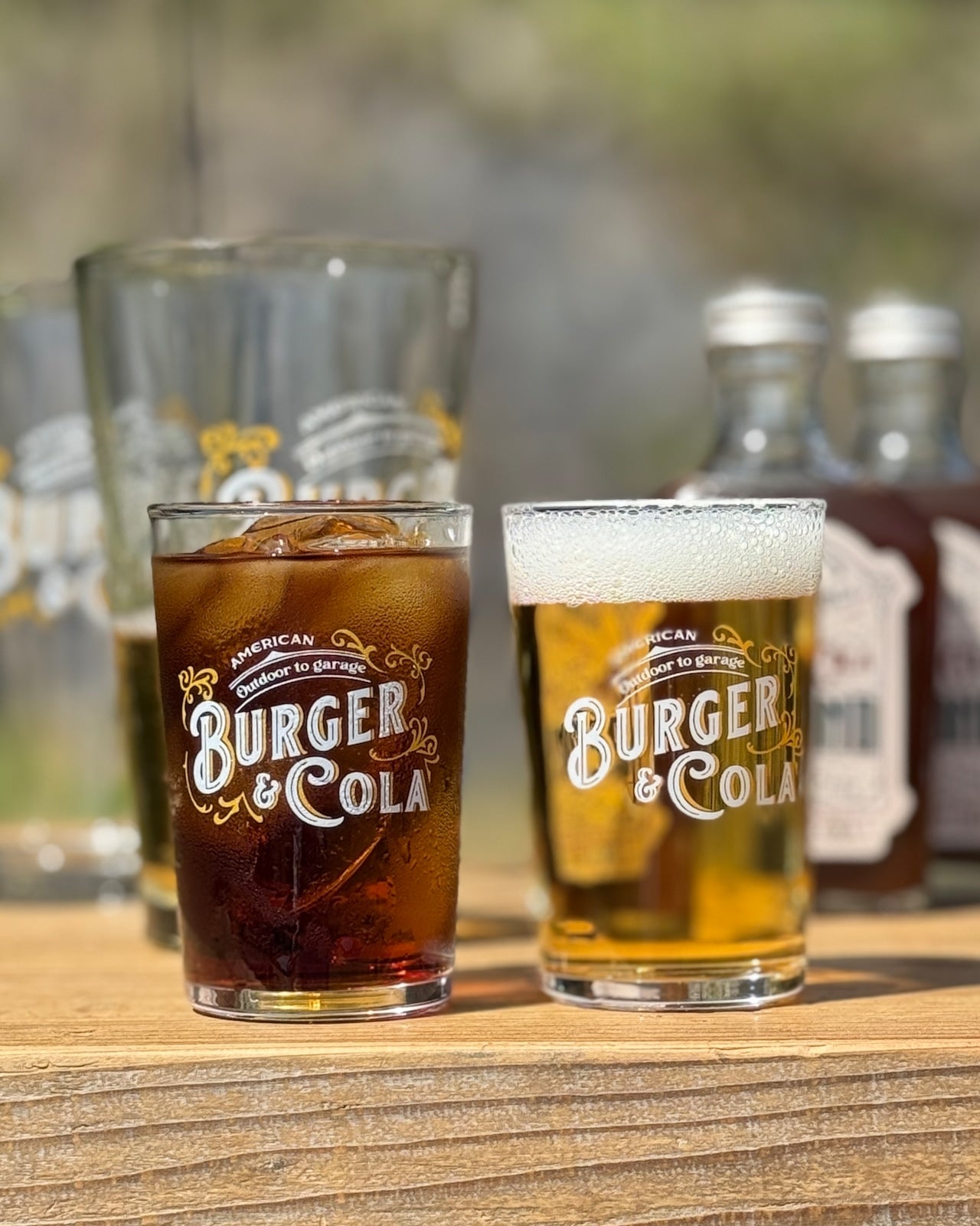 AMERICAN BURGER & COLA – Robin Outdoor Base