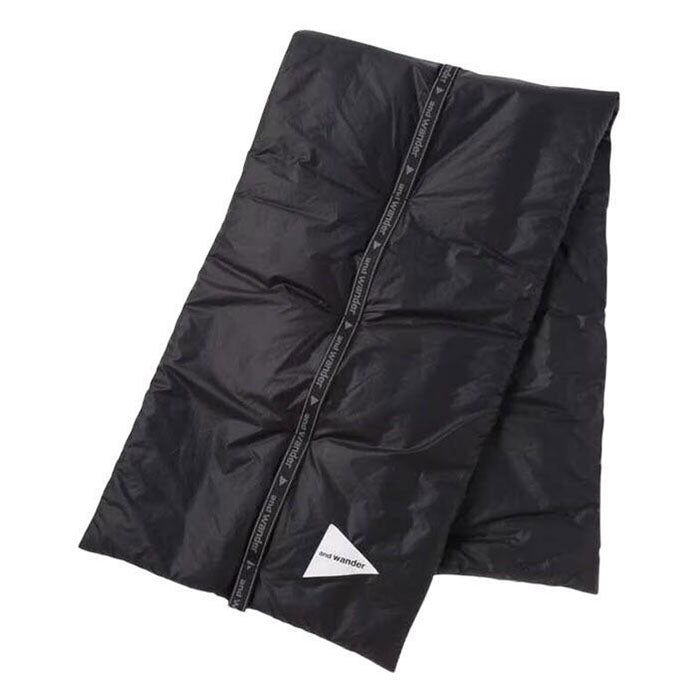 【and wander】ripstop down muffler