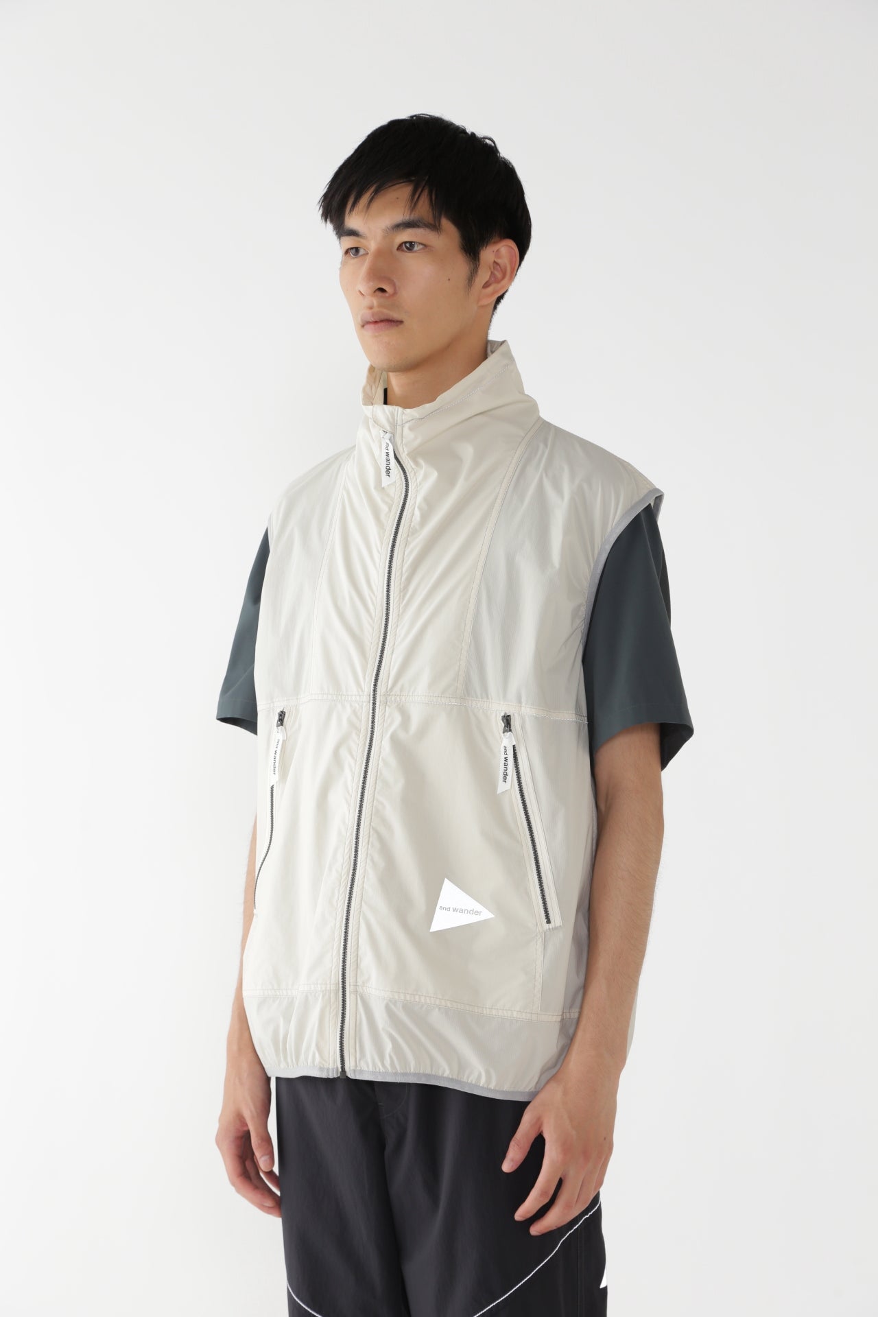 【and wander】PERTEX wind vest (5745121016)