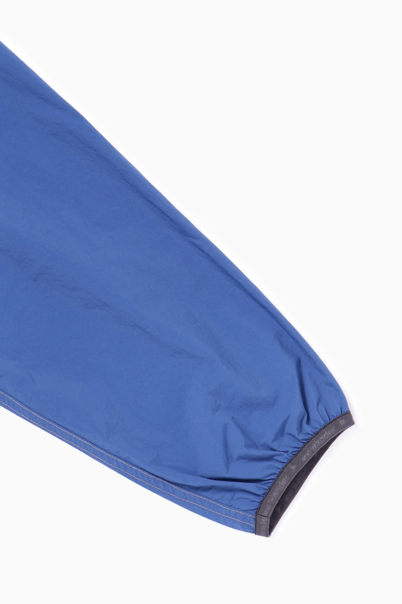 【and wander】GRAMICCI × and wander brushed nylon jacket(5745121506)