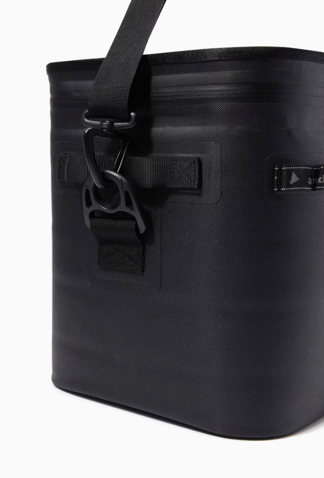 【and wander】waterproof cooler