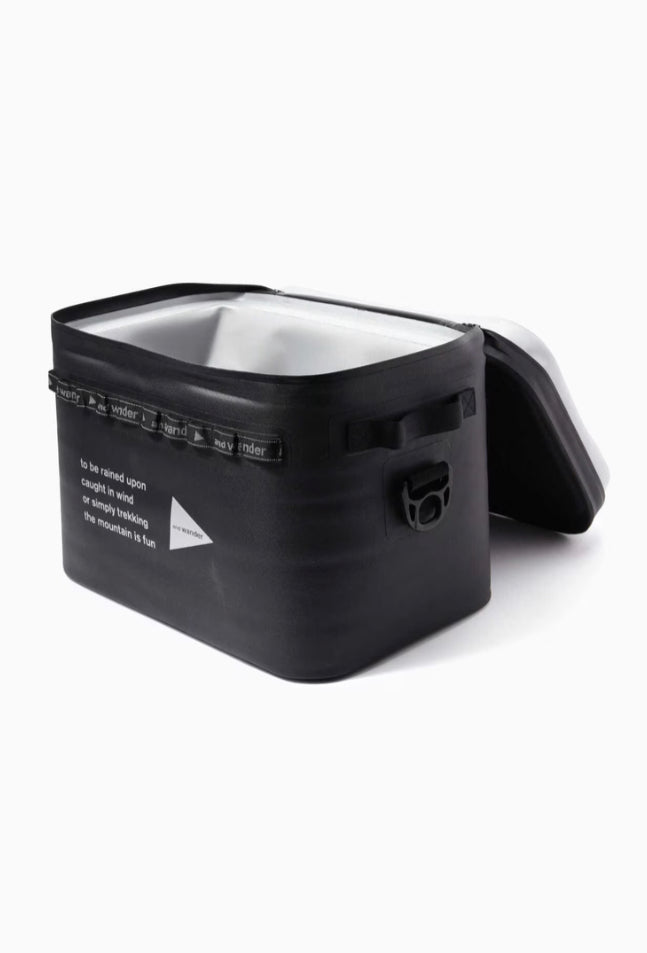 【and wander】waterproof cooler