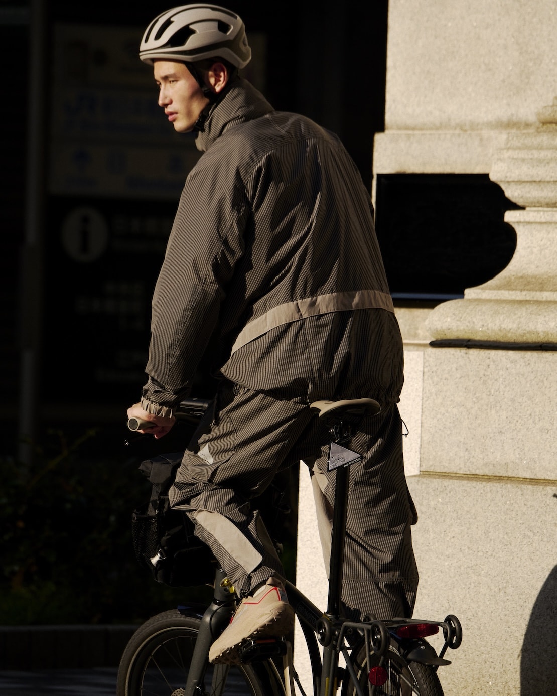 【and wander】 Brompton × reflective rip pants