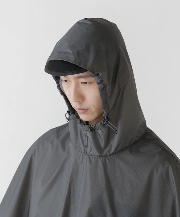 【and wander】 Brompton × sil poncho