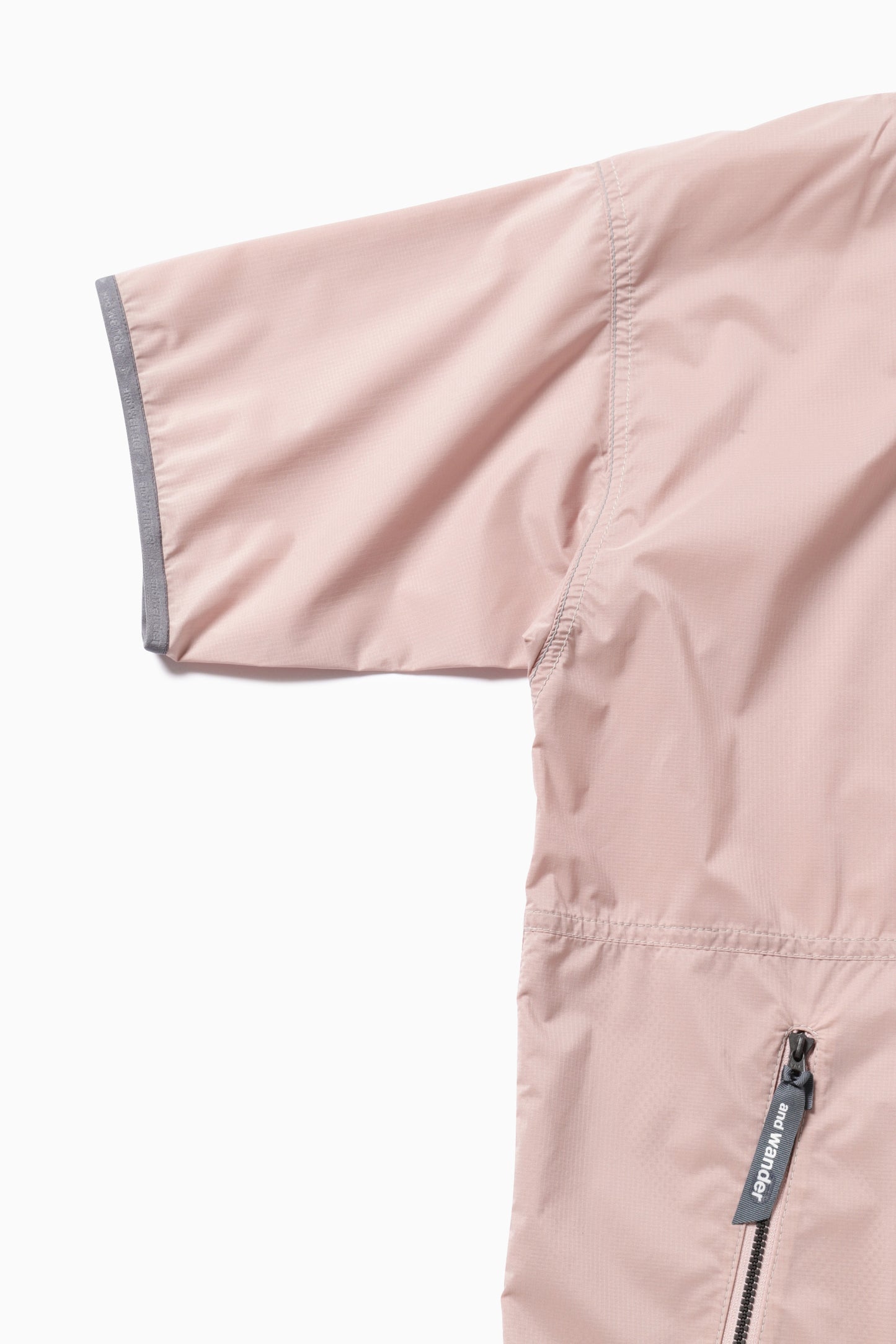 【and wander】PERTEX wind T (5745121017)