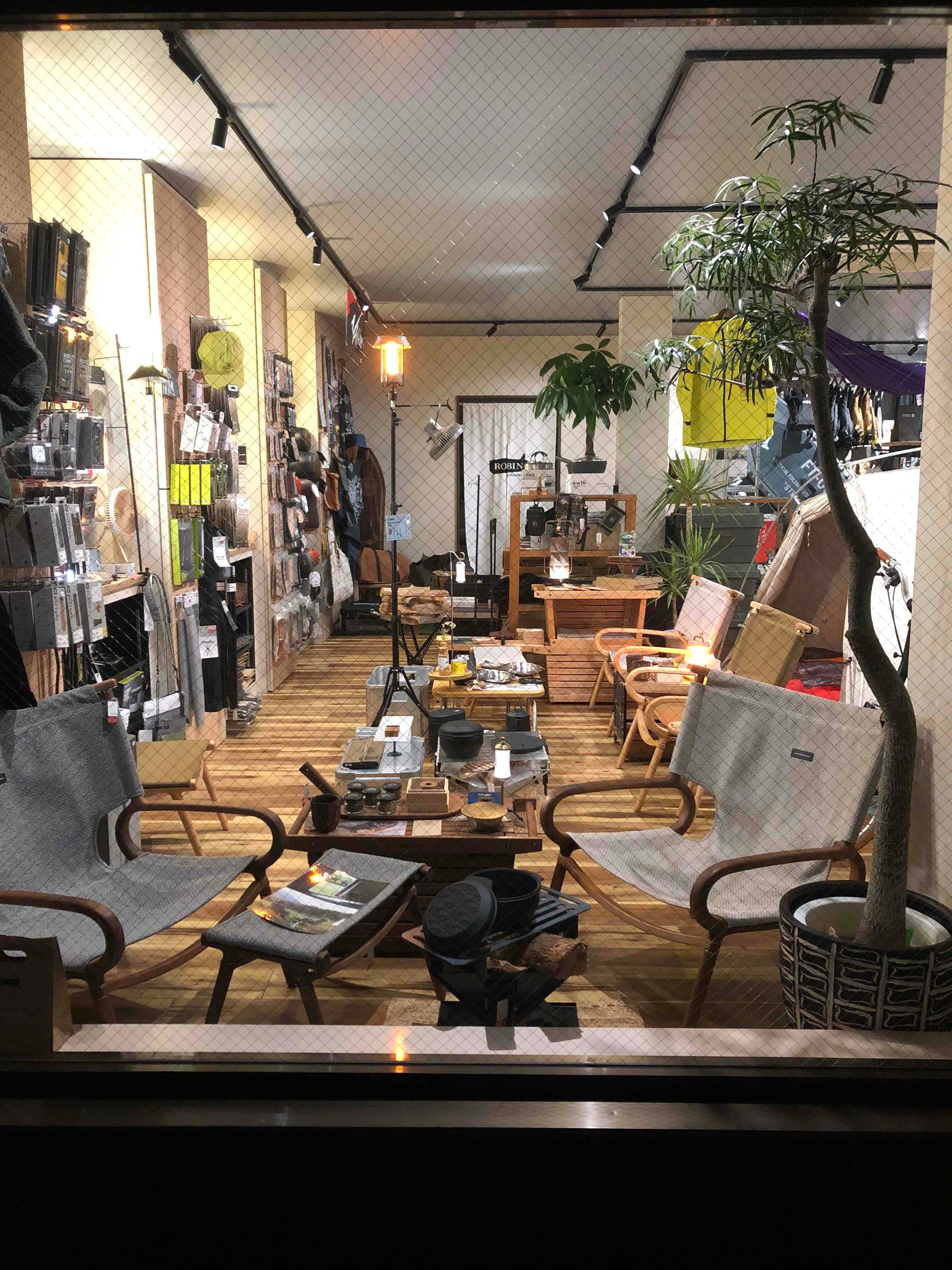 Robin Outdoor Base ロビンアウトドアベース