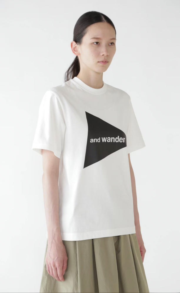 【and wander】and wander big logo T