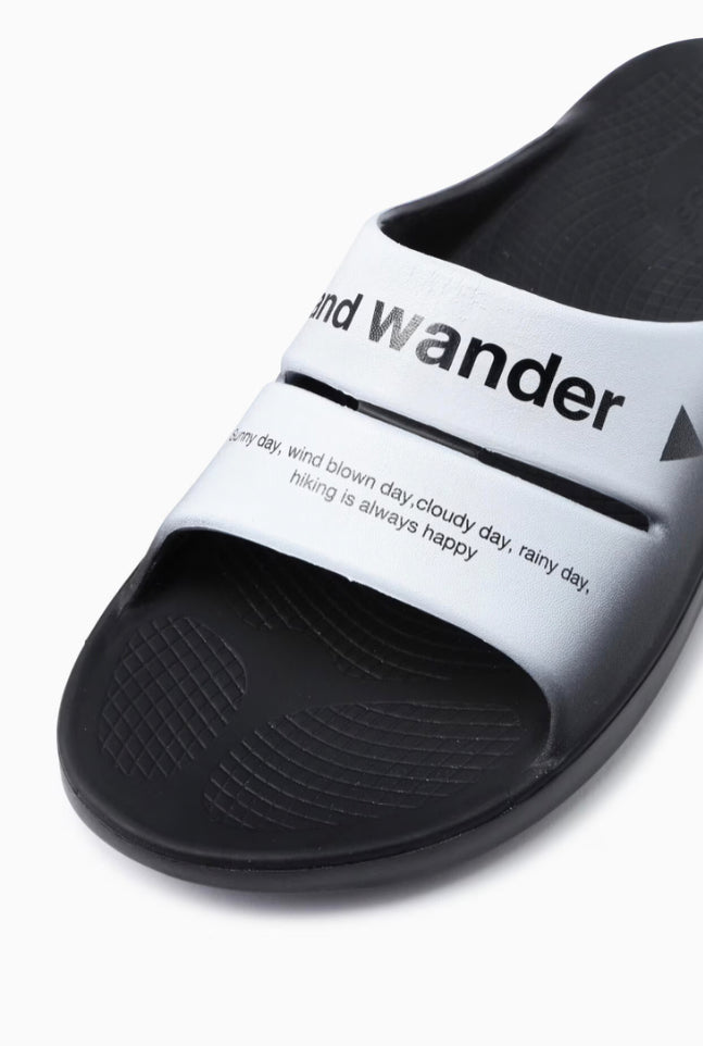 【and wander】OOFOS ahh × and wander recovery sandal