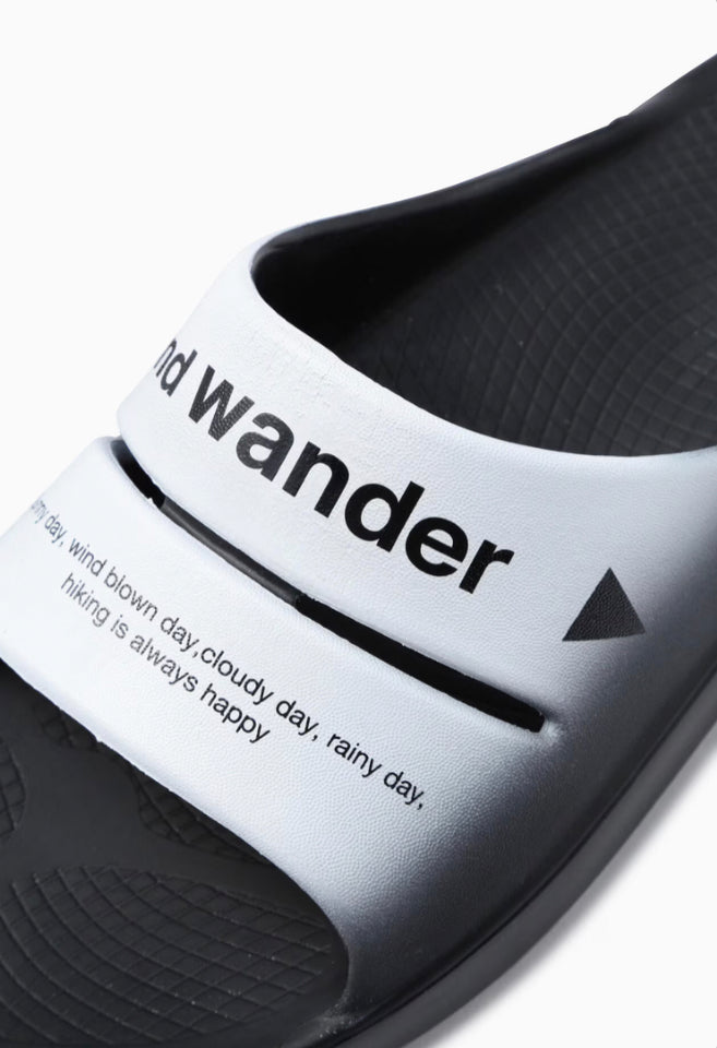 【and wander】OOFOS ahh × and wander recovery sandal