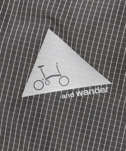 【and wander】Brompton × reflective rip hoodie